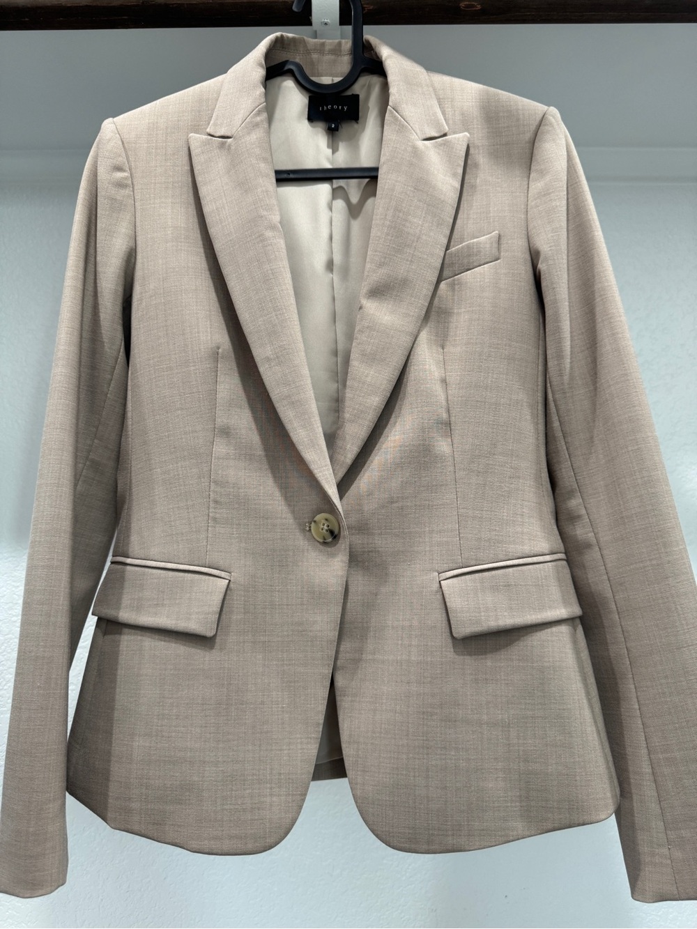 LIKE NEW: Women’s Theory Tailored Beige Blazer, size 2